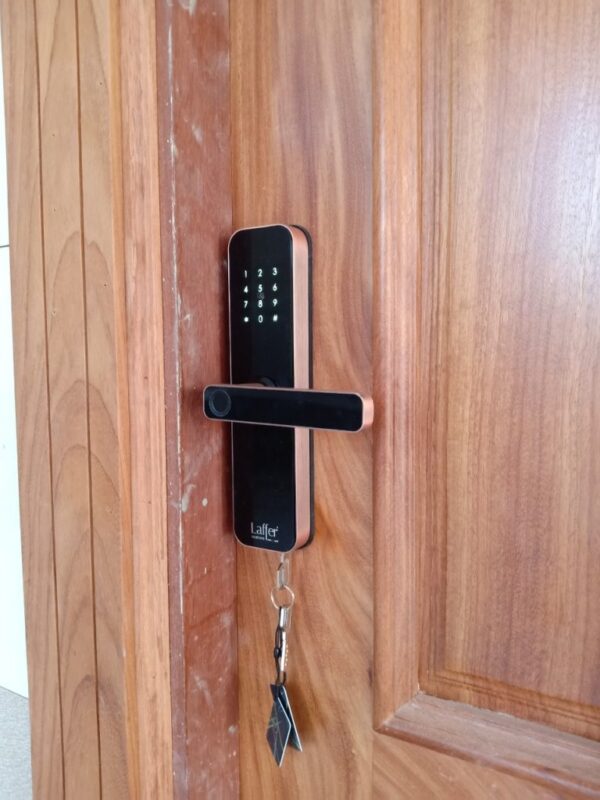 Khoá cửa vân tay Laffer LX08 cho cửa gỗ - Image 8